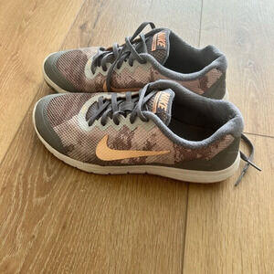 Nike women’s sneakers size 7.5